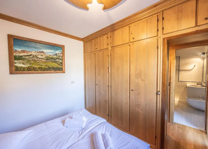 Lejlighed Casa Ronco, Tranquilla E Confortevole Cortina dʼAmpezzo